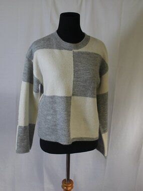 Faith & Zoe Gray / Cream Colorblock Sweater, XS